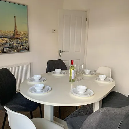 Apartamento Kensington House Free Parking Sleeps 6