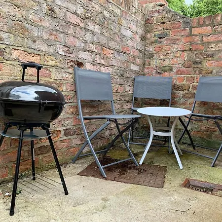 Kensington House Free Parking Sleeps 6